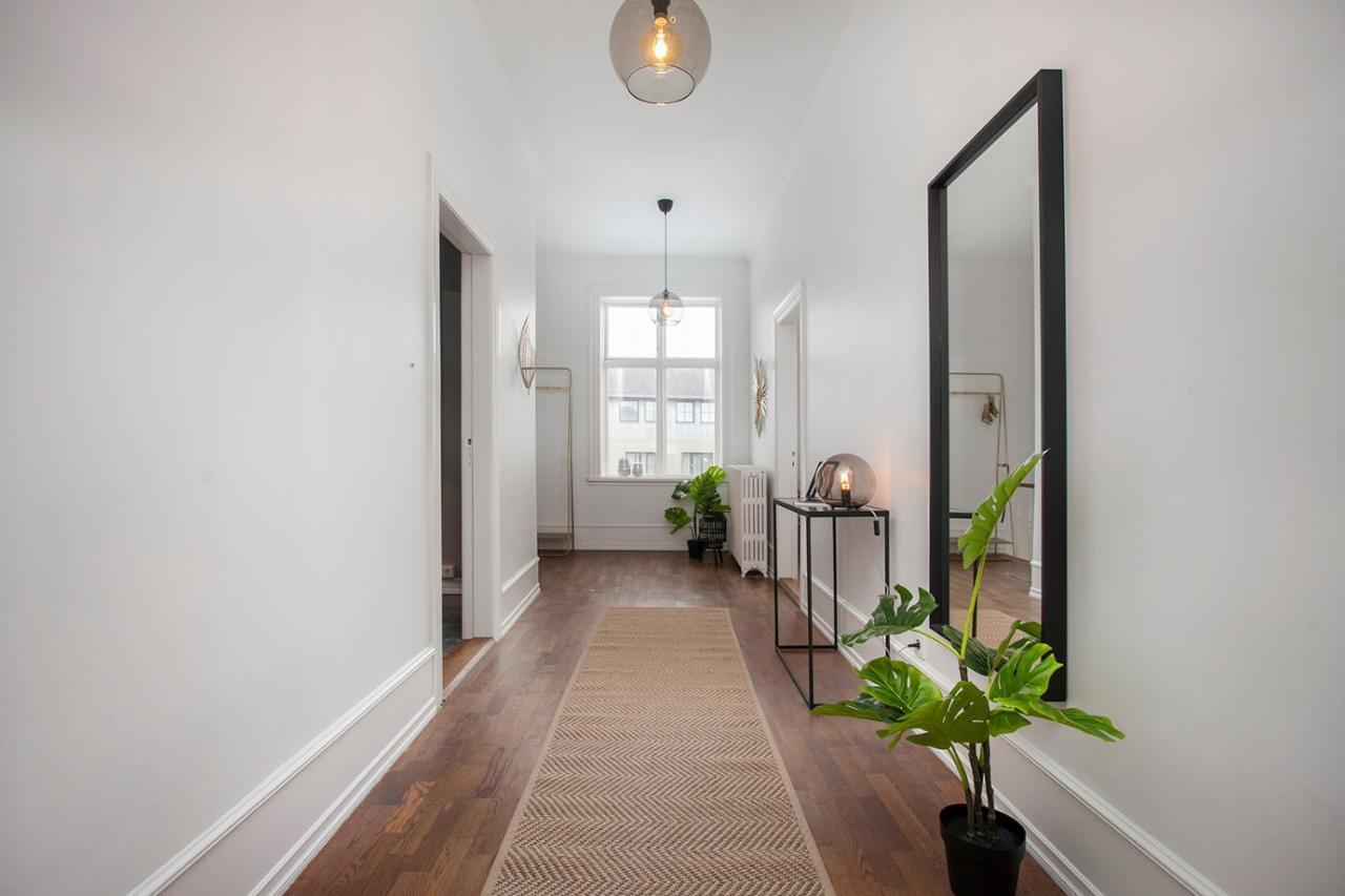 Chung cư 120 m² 2 phòng ngủ, 2 phòng tắm riêng ở Trung tâm thành phố Reykjavik Ngoại thất bức ảnh